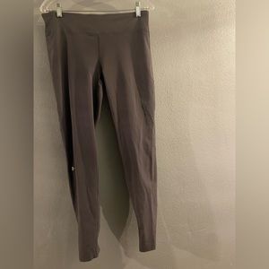 Under Armour All season gear. Women’s size large